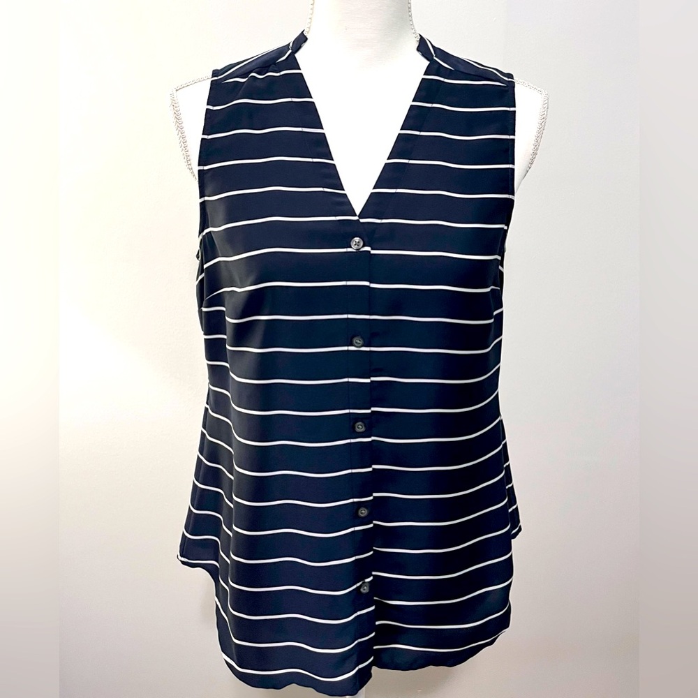 Banana Republic Sleeveless V Neck Button Front Top. Dark Blue/White Stripes Sz S